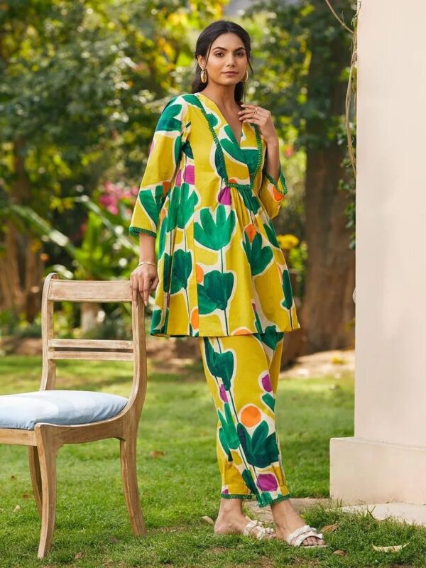 Amazon Brand - Anarva Women's Pure Cotton Floral Printed Co-Ord Set |Top and Pant Set | Relaxed Fit | Bright Yellow & Green Botanical Design (summerbloom-2xl) - Image 3